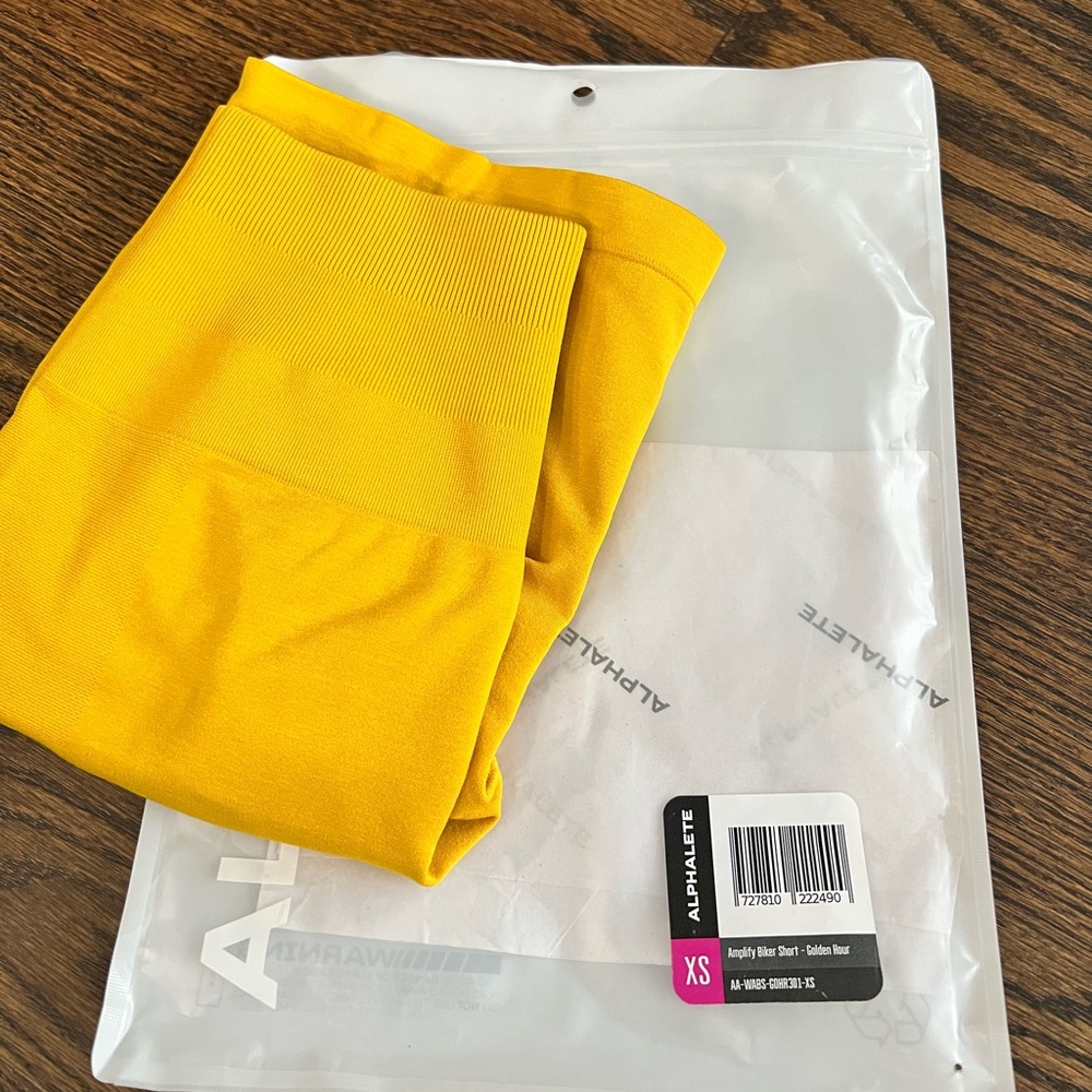Alphalate amplify biker short- Golden hour